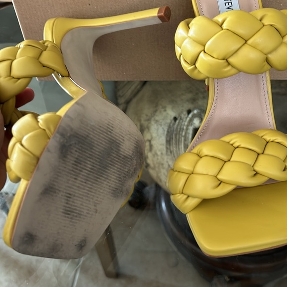 Steve Madden mustard heels 8.5 - Picture 5 of 5
